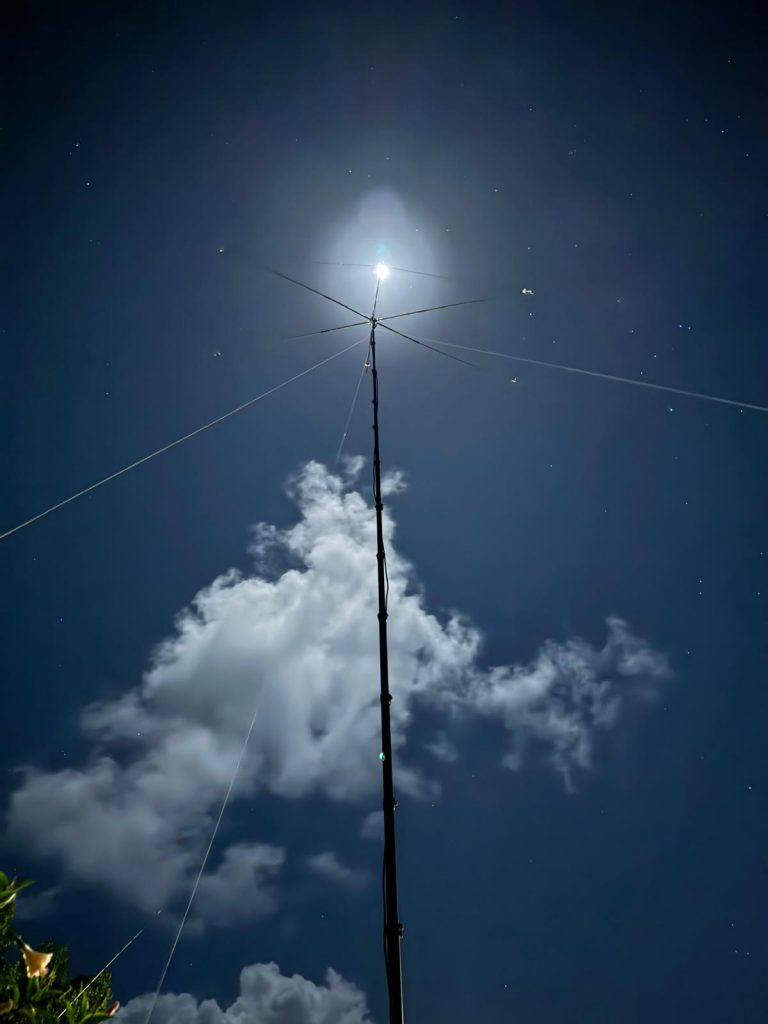 Vertical antenna in Tuvalu at night