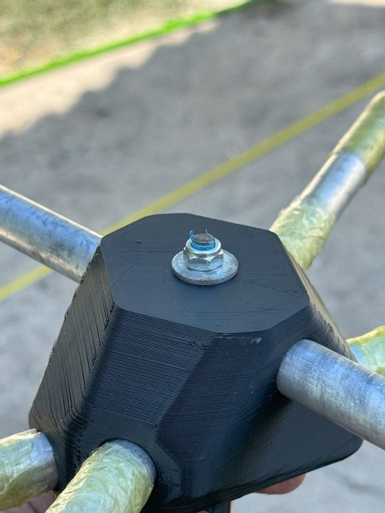 Moxon antenna central part