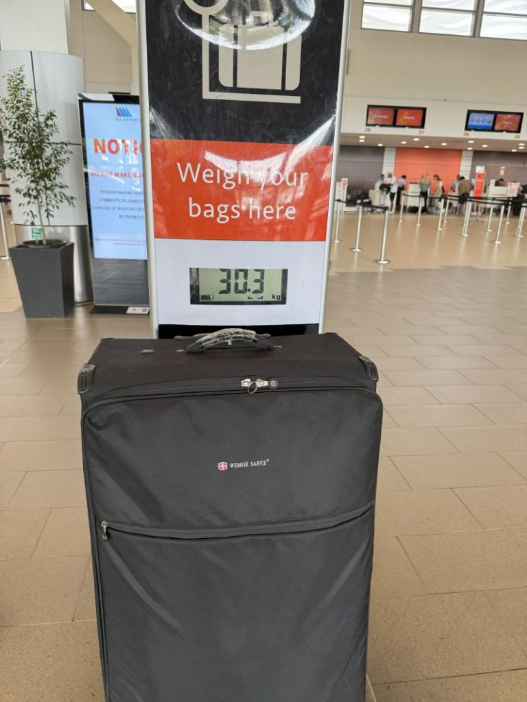 Luggage with antennas