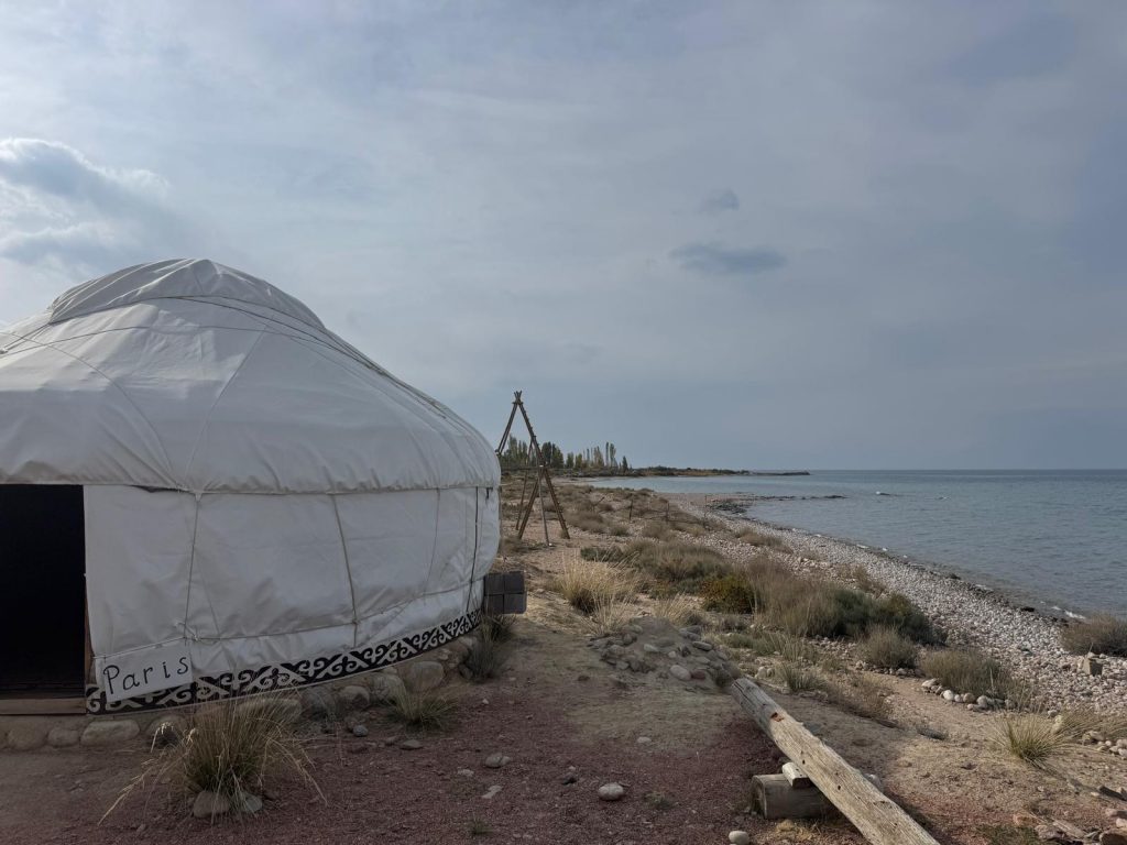 A yurt without antennas