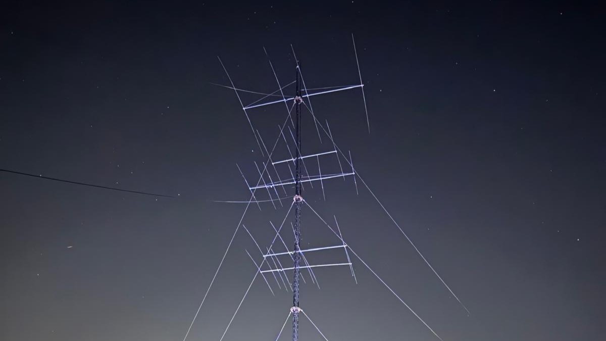 42m rotating tower and yagis